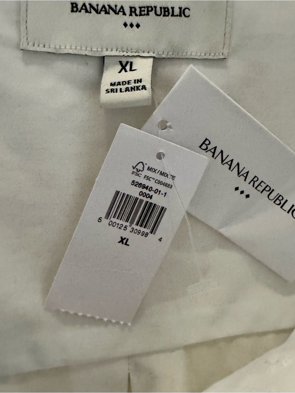 NWT White 100% Cotton Button Up Blouse with Black Feather Trim Size XL - Picture 9 of 9